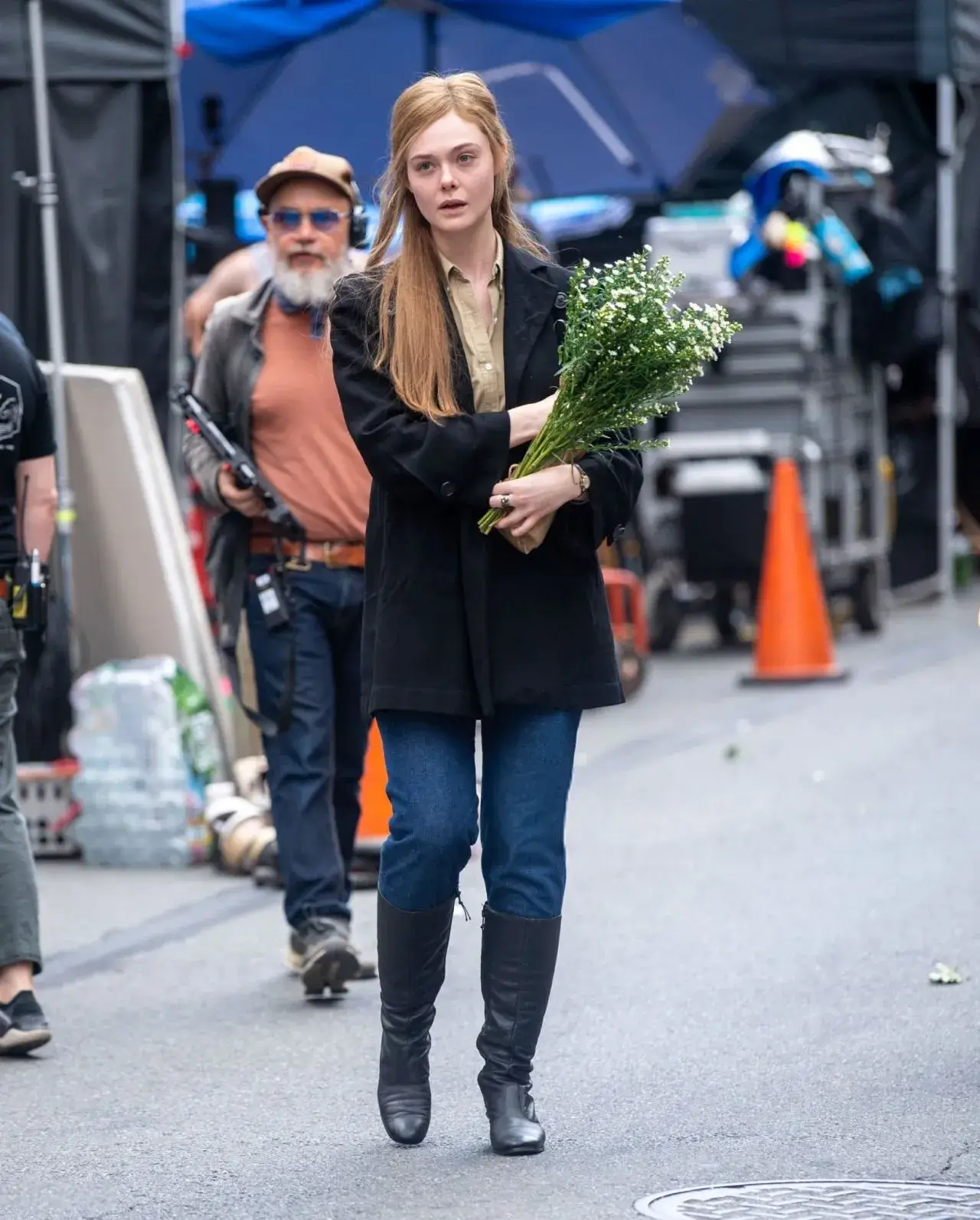 ELLE FANNING AND TIMOTHEE CHALAMET AT A COMPLETE UNKNOWN SET IN NEW JERSEY 8